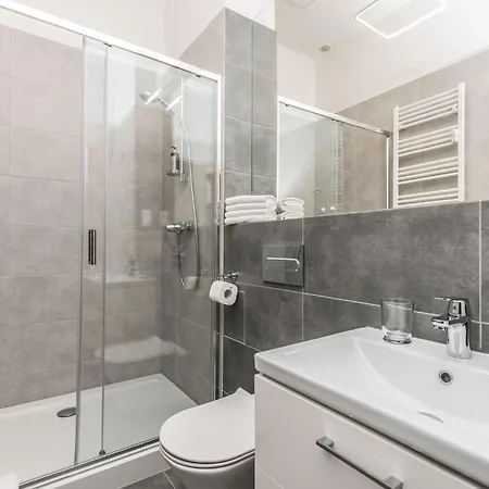 Rent Like - Gasiorowskich 8 *