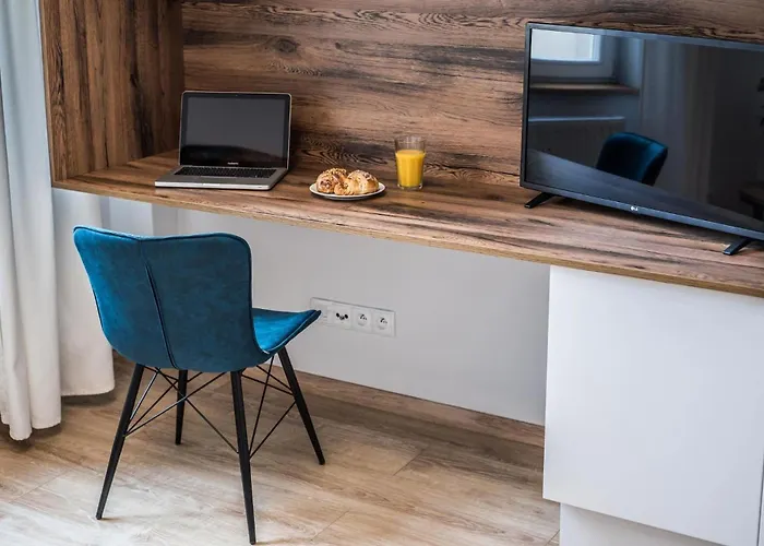 Rent Like - Gąsiorowskich 8 *