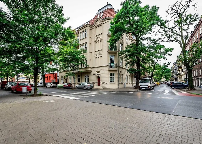 Rent Like - Gąsiorowskich 8 *